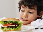 Fast food: Πώς επηρεάζει την υγεία των παιδιών